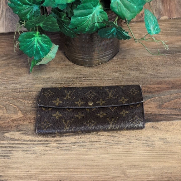 Louis Vuitton Sarah Leather Long Wallet Portefeuille Monogram Authentic Envelope